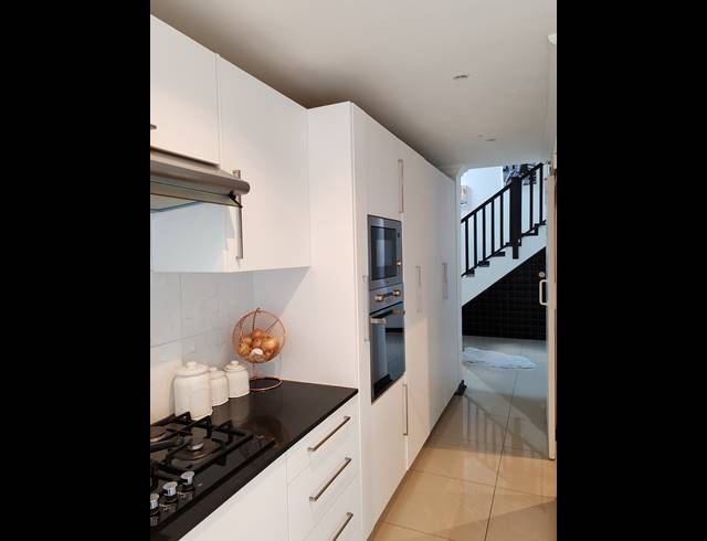 4 BEDROOM HOUSE FOR SALE IN MEERHOF